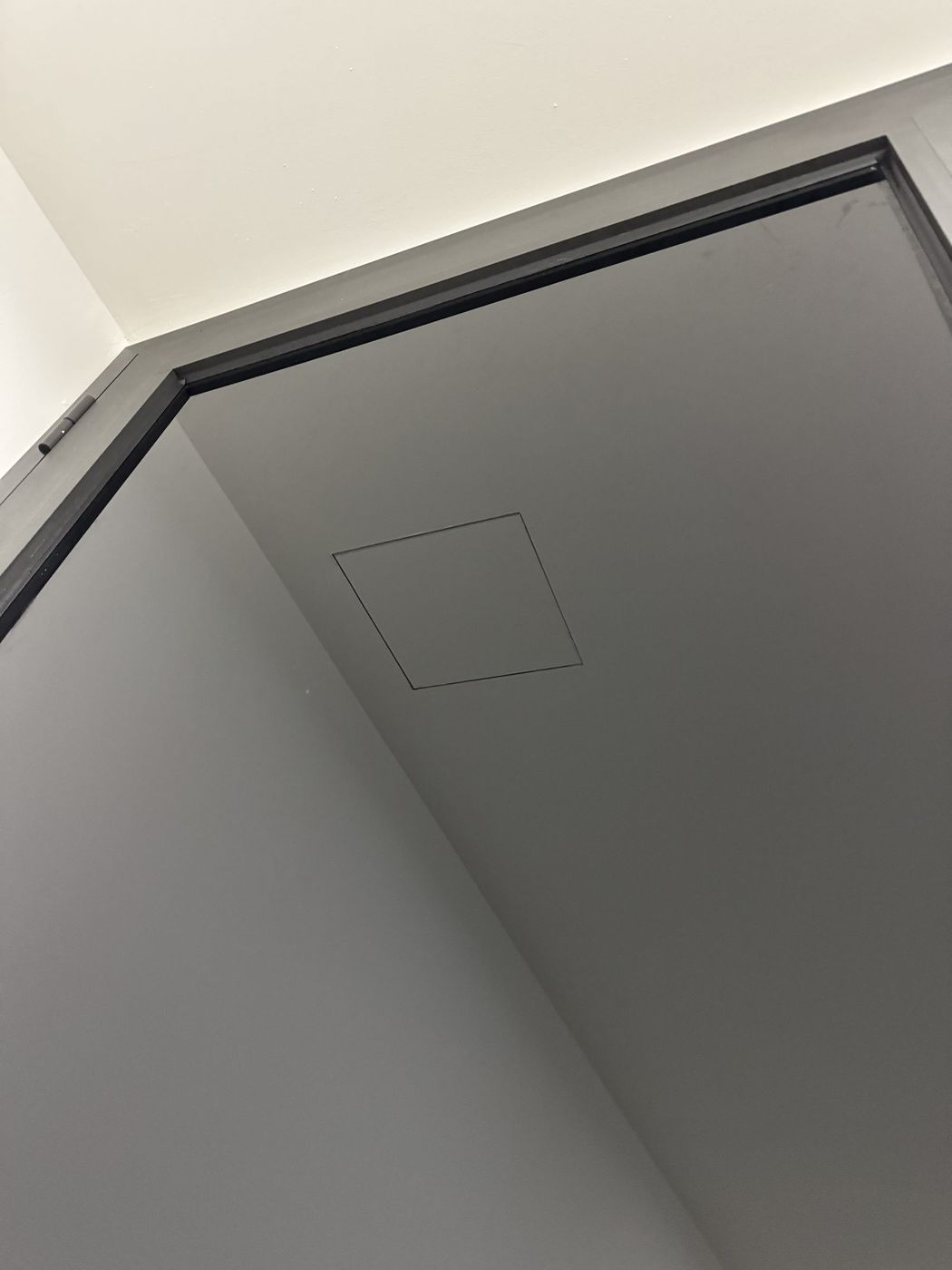Gran panel de cristal limpio, sin regueros ni marcas de agua